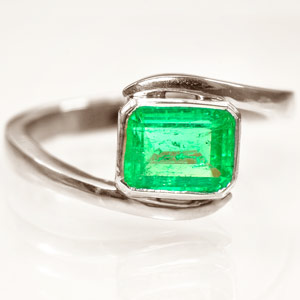 1.12-Carat Colombian Emerald set in Platinum